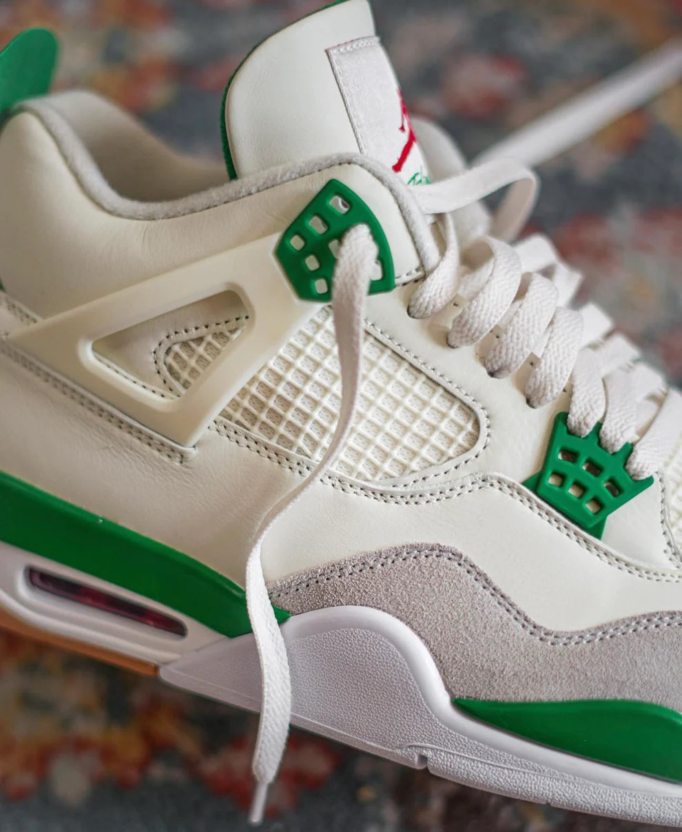 NIKE Air Jordan 4 SB Pine Green.